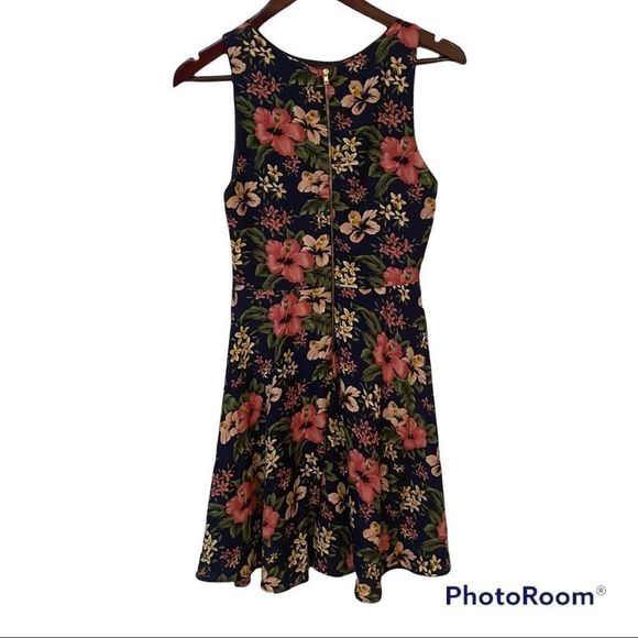 Jella Couture Floral dress - Picture 2 of 9